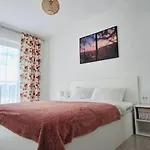 דירה Stil Coresi Near Center Free Parking