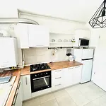דירה Stil Coresi Near Center Free Parking בראשוב