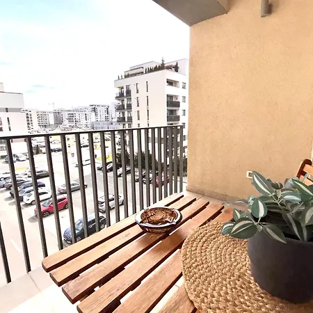 Stil Coresi Near Center Free Parking